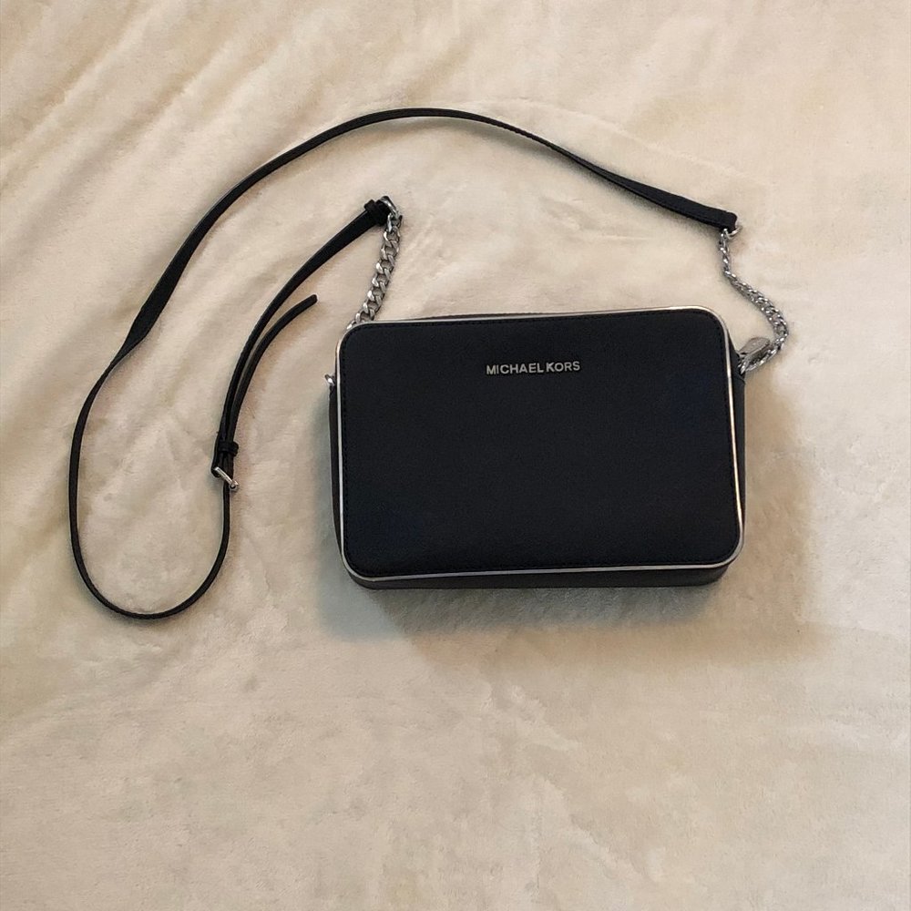 Michael Kors Jet Set crossbody